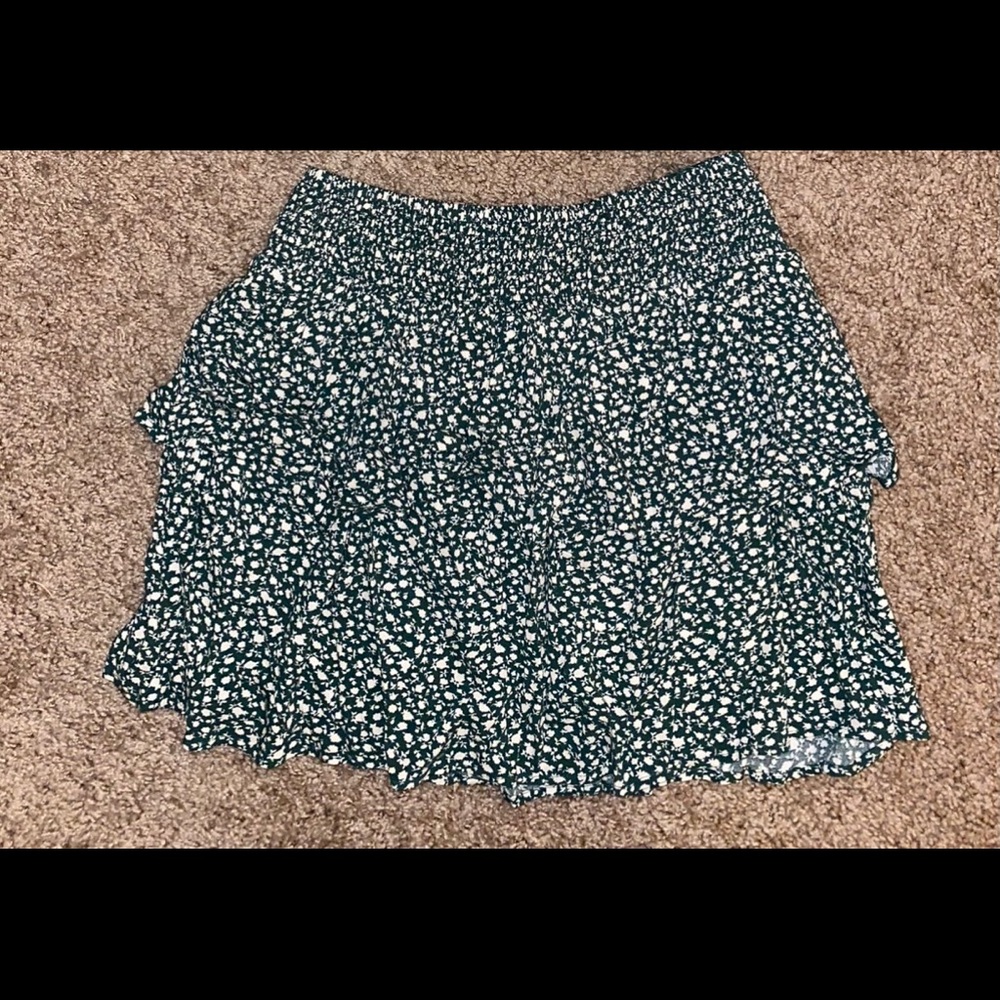 American Eagle Green Floral Ruffled Skirt